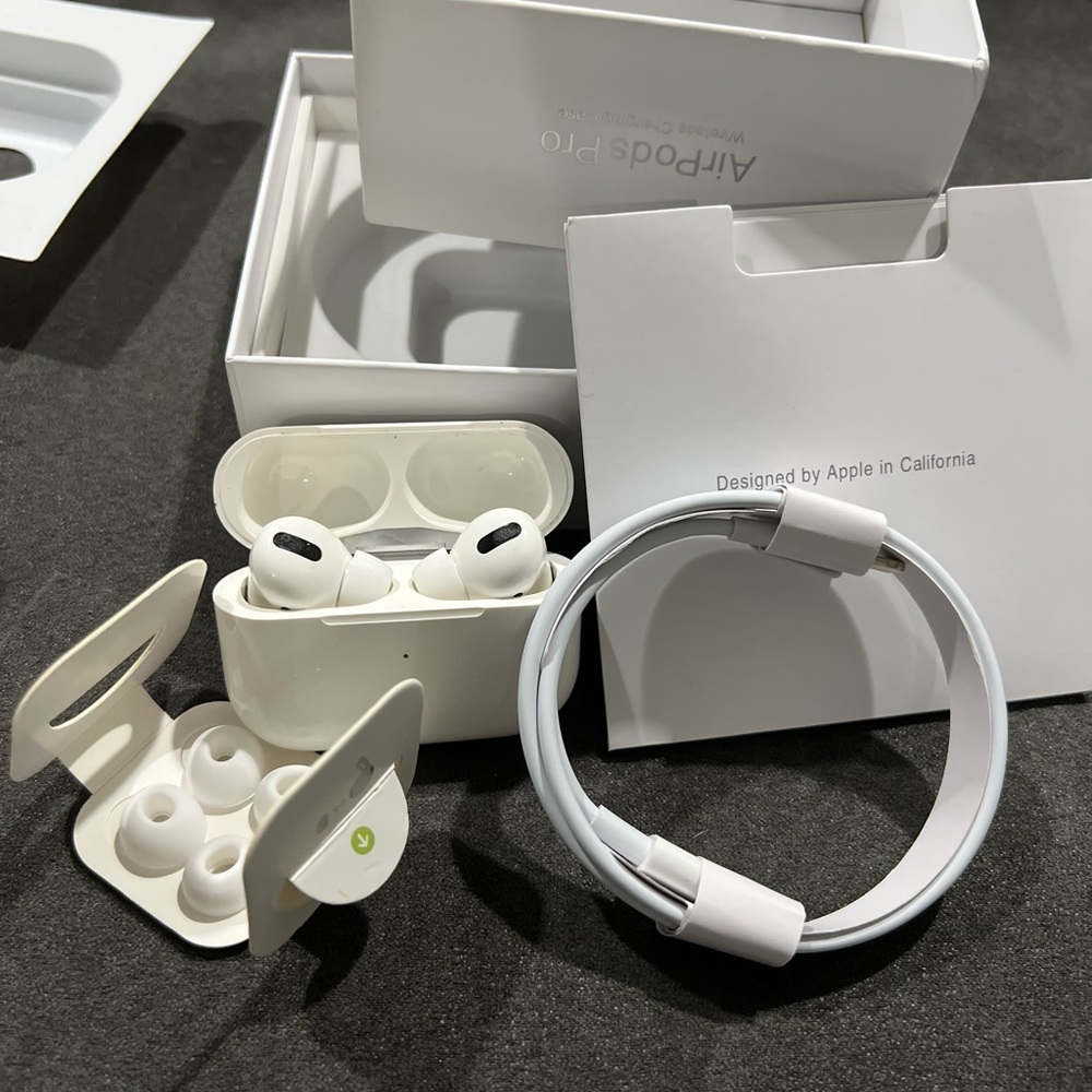 Apple Watch/ AirPod Pro bundle